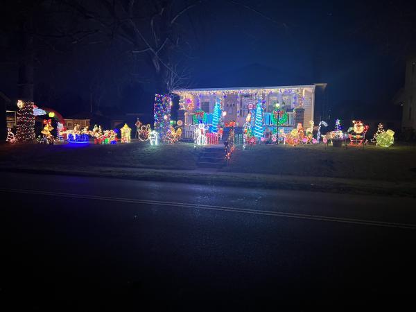 Christmas Lights Voting Rebecca Hayes 852 Dryden Rd, Zanesville, Ohio 43701