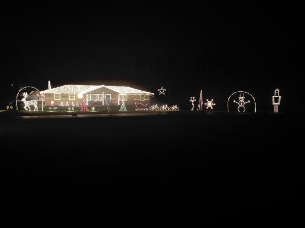 Christmas Lights Voting Max Burdine 1847 Spring Drive, Zanesville, Ohio 43701