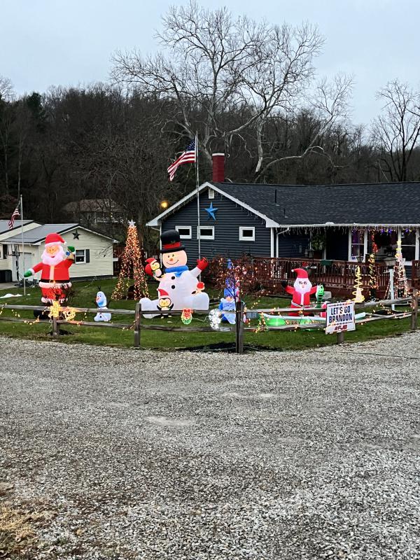 Christmas Lights Voting  Scott Blanton 2434 Coopermill Rd, Zanesville, Ohio 43701