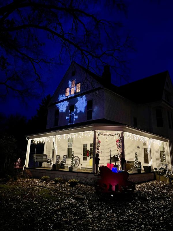 Christmas Lights Voting Mikaela Nash 367 Taylor St, Zanesville, Ohio 43701