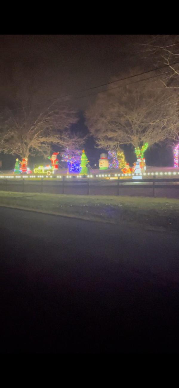 Christmas Lights Voting  Roger Graham 245 Dur Mel Dr, Zanesville, Ohio 43701-1250